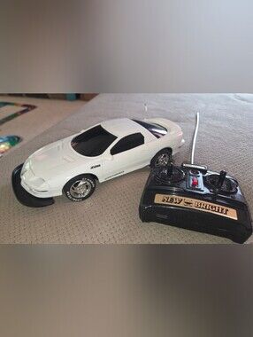 VINTAGE 1995 NEW BRIGHT CAMARO Z28 REMOTE CONTROL CAR 1/16 SCALE White